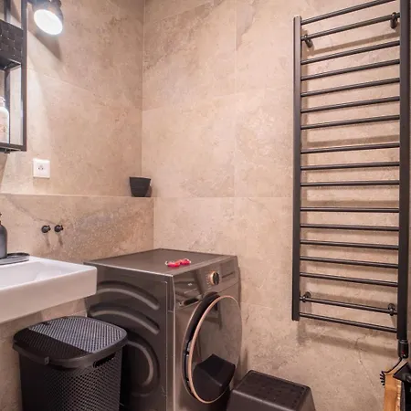 Extraordinary דירה *