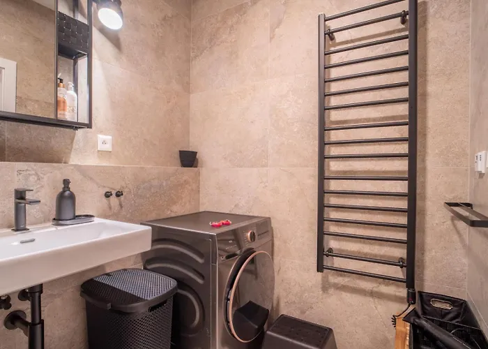 Extraordinary Apartment *